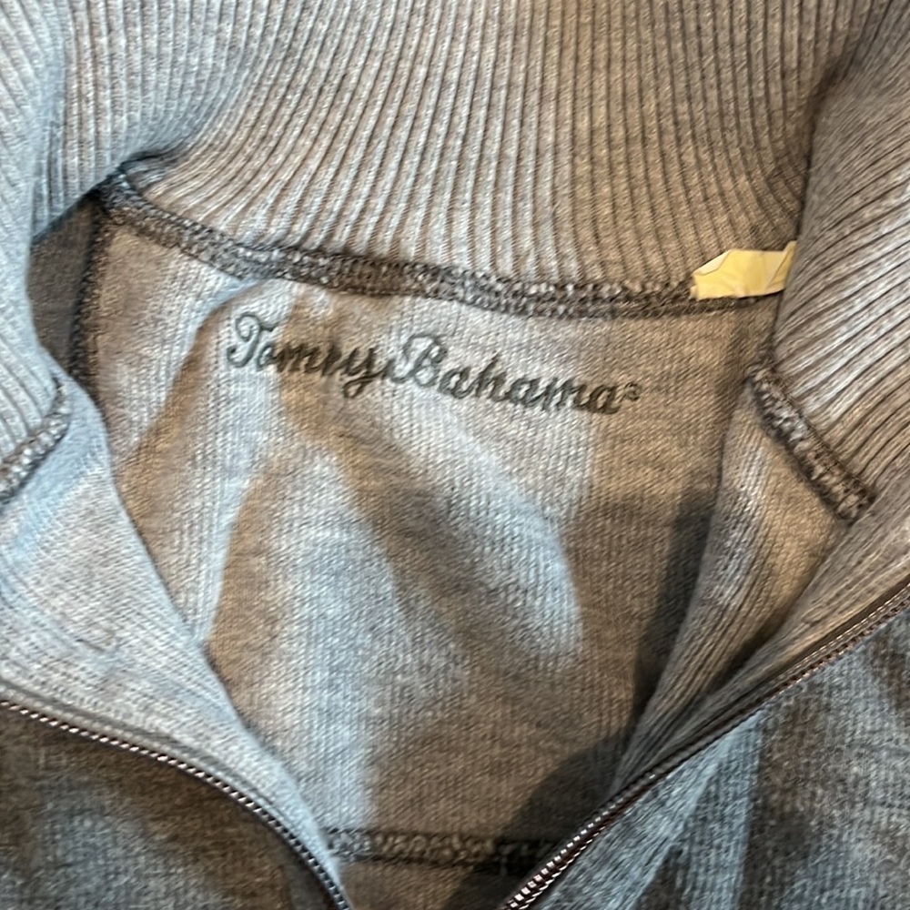 Tommy Bahama Men’s Sweater Color: Grey Size: Small